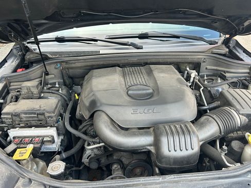 Used 2011 Jeep Grand Cherokee Laredo w/ Security & Convenience Group image 13