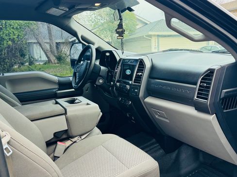 Used 2017 Ford F250 XLT w/ XLT Value Package image 10