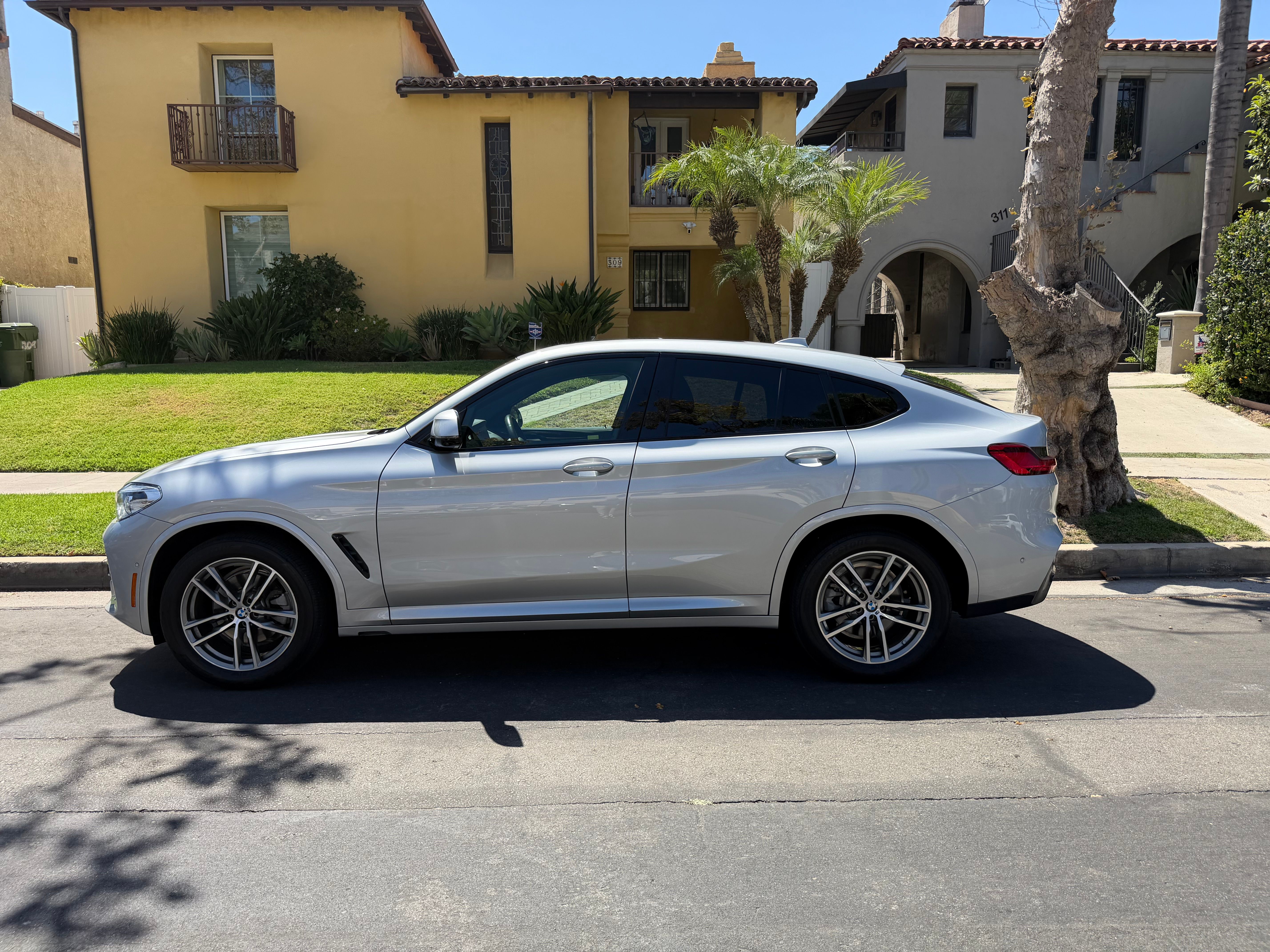Used 2019 BMW X4 xDrive30i w/ M Sport Package AWD/4WD image 5
