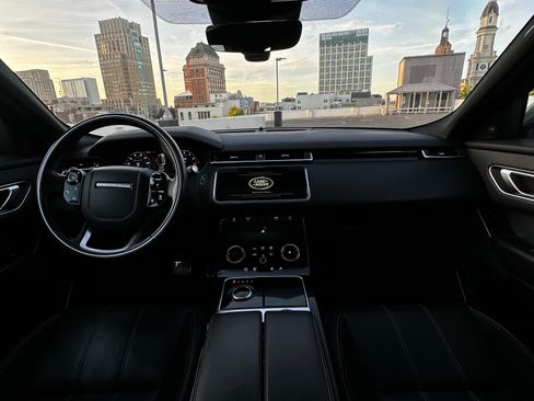 Used 2018 Land Rover Range Rover Velar R-Dynamic SE AWD/4WD image 8