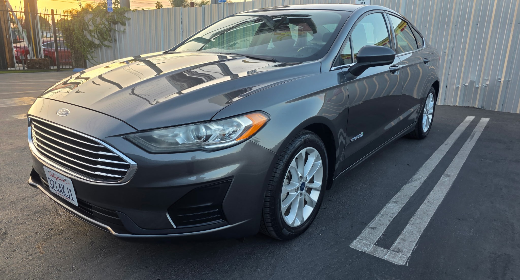 Used 2019 Ford Fusion SE FWD image 14