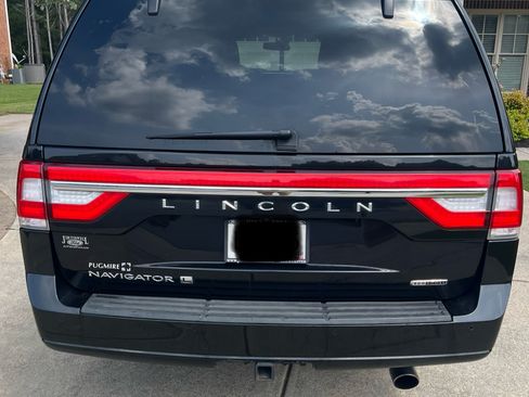 Used 2015 Lincoln Navigator L 2WD image 17