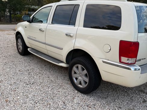 Used 2008 Chrysler Aspen Limited image 15