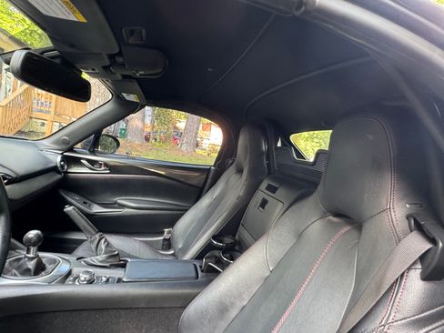 Used 2019 MAZDA MX-5 Miata Grand Touring w/ GT-S Package RWD image 5