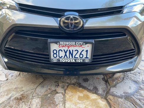 Used 2018 Toyota Corolla LE image 6