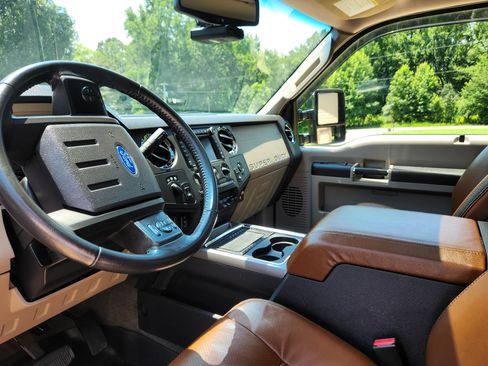 Used 2010 Ford F250 XLT AWD/4WD image 10