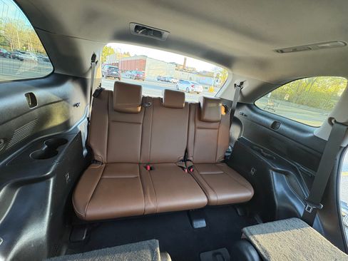 Used 2019 Toyota Highlander Limited AWD/4WD image 12