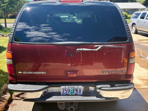 Used 2002 Chevrolet Suburban LT AWD/4WD image 10