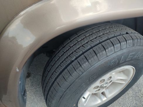 Used 2000 Dodge Durango 2WD image 13