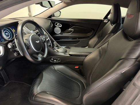 Used 2018 Aston Martin DB11 V12 RWD image 15