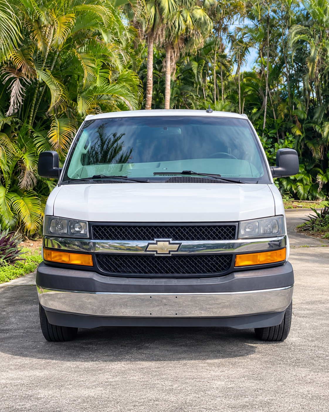 Used 2018 Chevrolet Express 3500 LT w/ LT Preferred Equipment Group RWD image 1