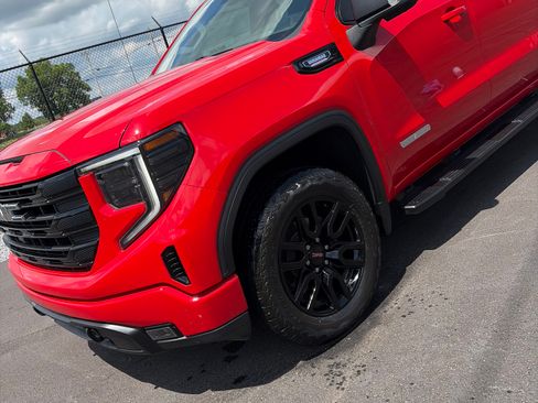 Used 2022 GMC Sierra 1500 Elevation w/ Elevation Premium Package AWD/4WD image 15