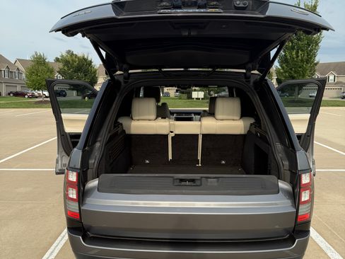 Used 2017 Land Rover Range Rover HSE image 13
