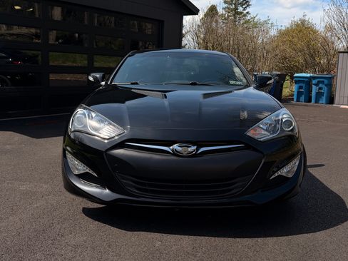 Used 2016 Hyundai Genesis Coupe 3.8 image 4