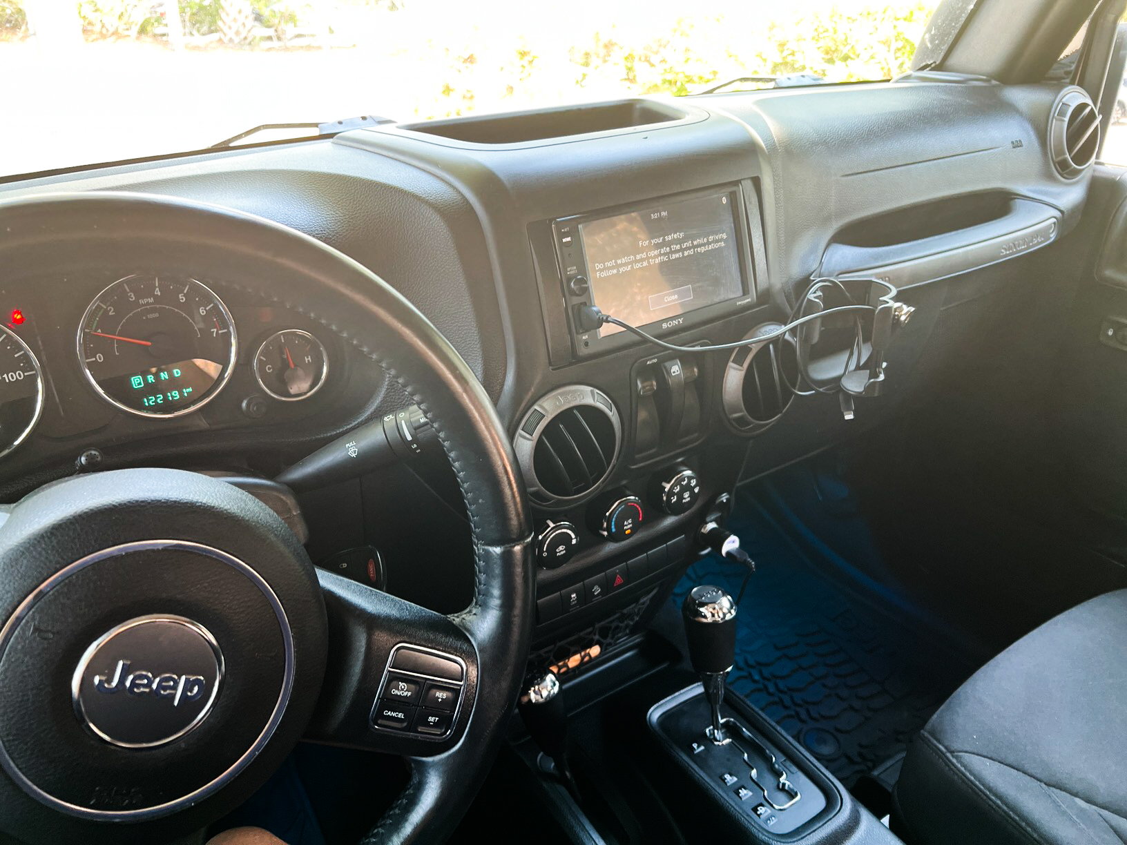 Used 2015 Jeep Wrangler Sport w/ Quick Order Package 24S AWD/4WD image 8