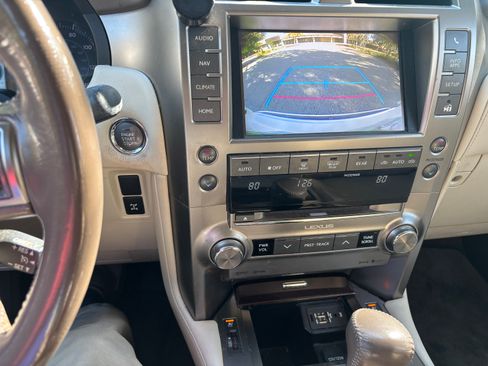 Used 2017 Lexus GX 460 image 11