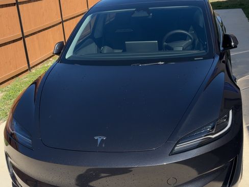 Used 2024 Tesla Model 3 Performance image 2