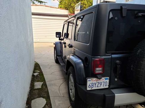 Used 2008 Jeep Wrangler Unlimited Sahara w/ Dual Top Group image 9