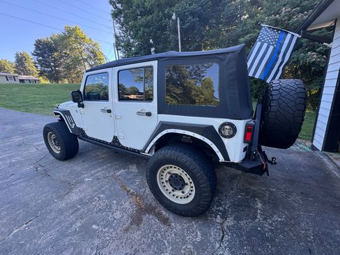 Used 2013 Jeep Wrangler Unlimited Sport AWD/4WD image 6