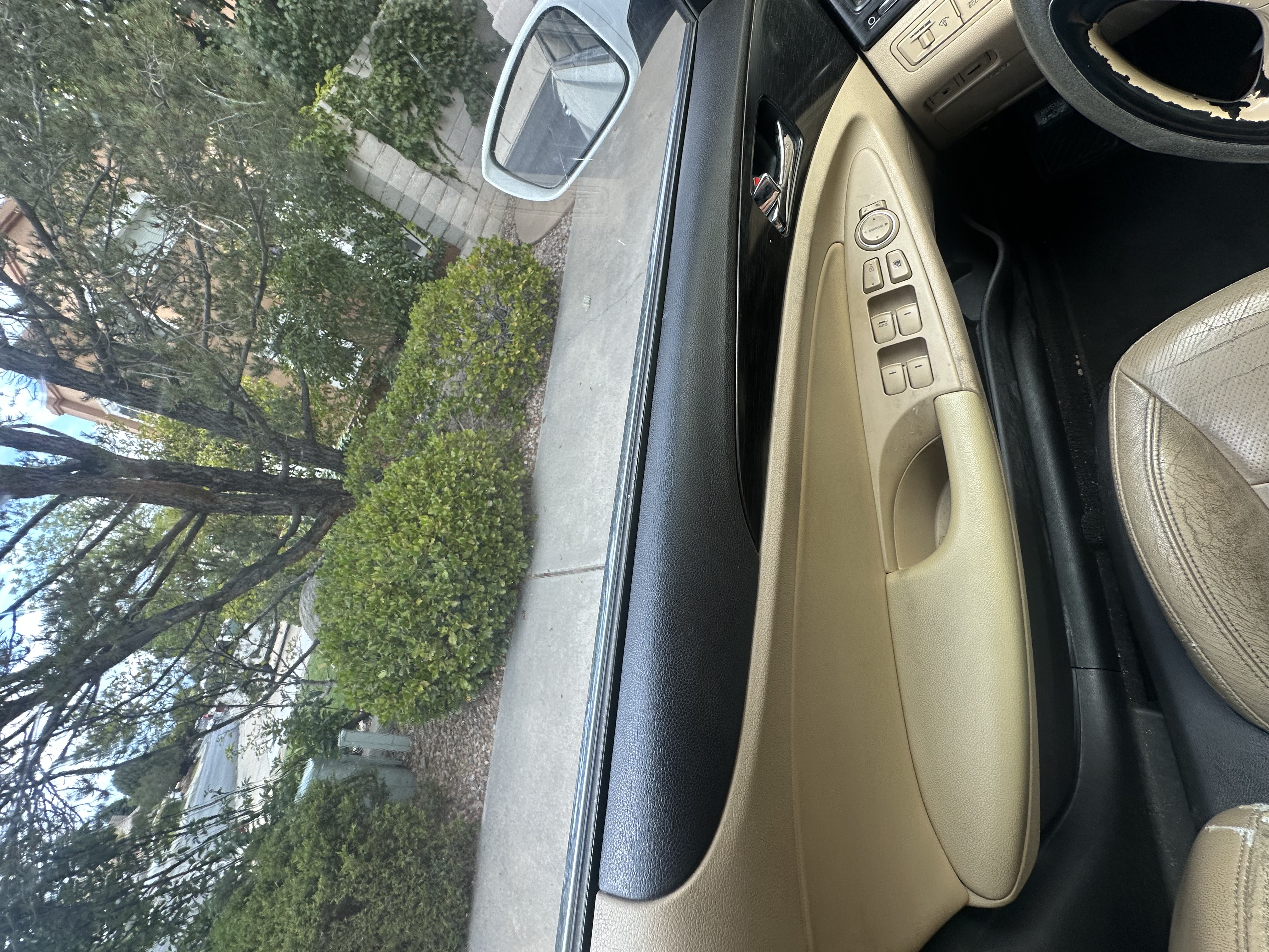 Used 2012 Hyundai Sonata Limited w/ Navigation Pkg FWD image 12