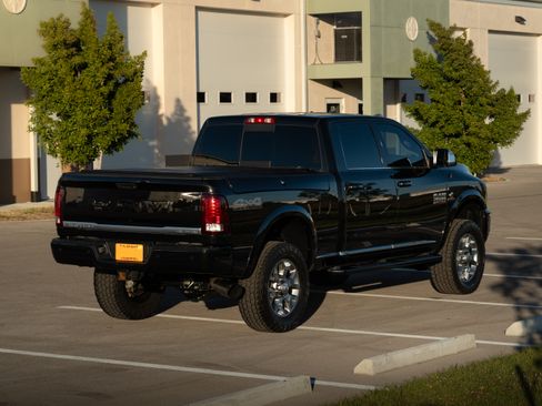 Used 2018 RAM 2500 Limited image 4