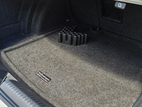 Used 2016 Volkswagen Jetta Sport image 12