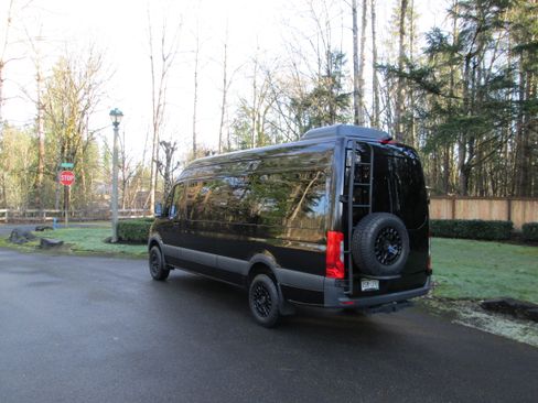 Used 2022 Mercedes-Benz Sprinter 2500 image 5