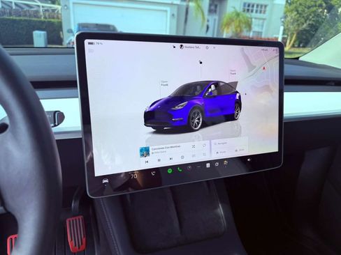 Used 2023 Tesla Model Y Long Range image 16