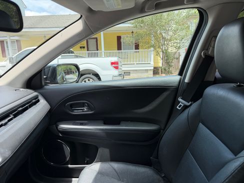 Used 2017 Honda HR-V EX-L image 12