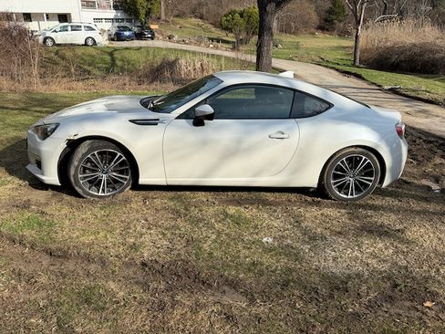 Used 2015 Subaru BRZ Premium image 1