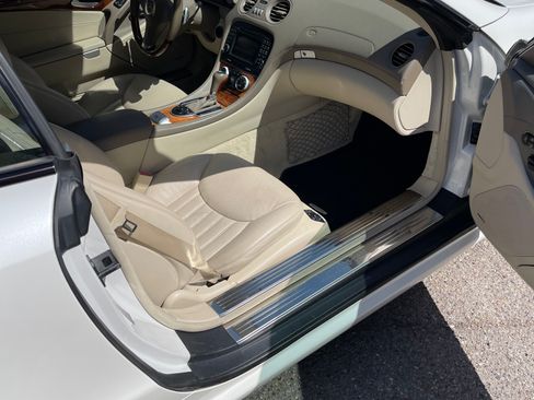 Used 2009 Mercedes-Benz SL 550 image 6