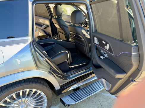 Used 2023 Mercedes-Benz Maybach GLS 600 4MATIC image 17