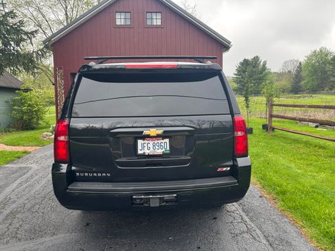 Used 2018 Chevrolet Suburban LT AWD/4WD image 9