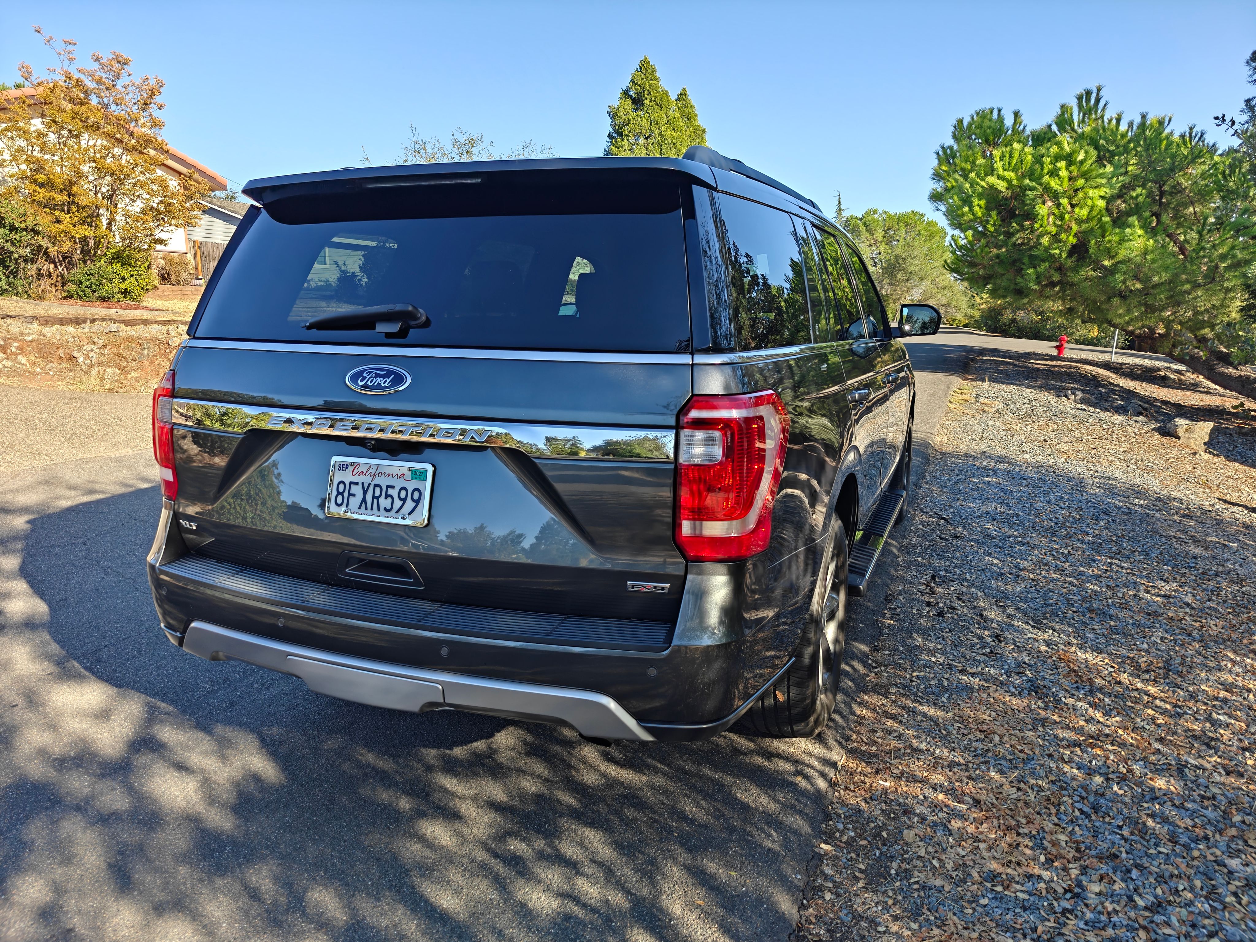 Used 2018 Ford Expedition XLT w/ Equipment Group 202A AWD/4WD image 10