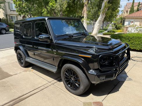 Used 2023 Mercedes-Benz G 550 image 2