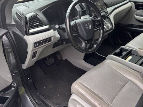 Used 2018 Honda Odyssey Elite image 5