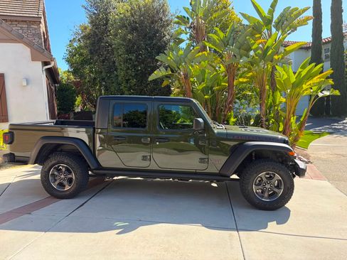 Used 2022 Jeep Gladiator Rubicon AWD/4WD image 4