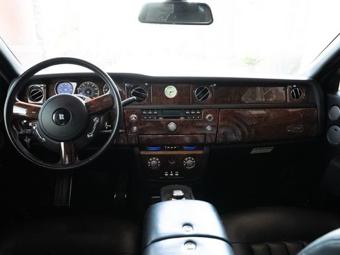 Used 2006 Rolls-Royce Phantom Sedan RWD image 12