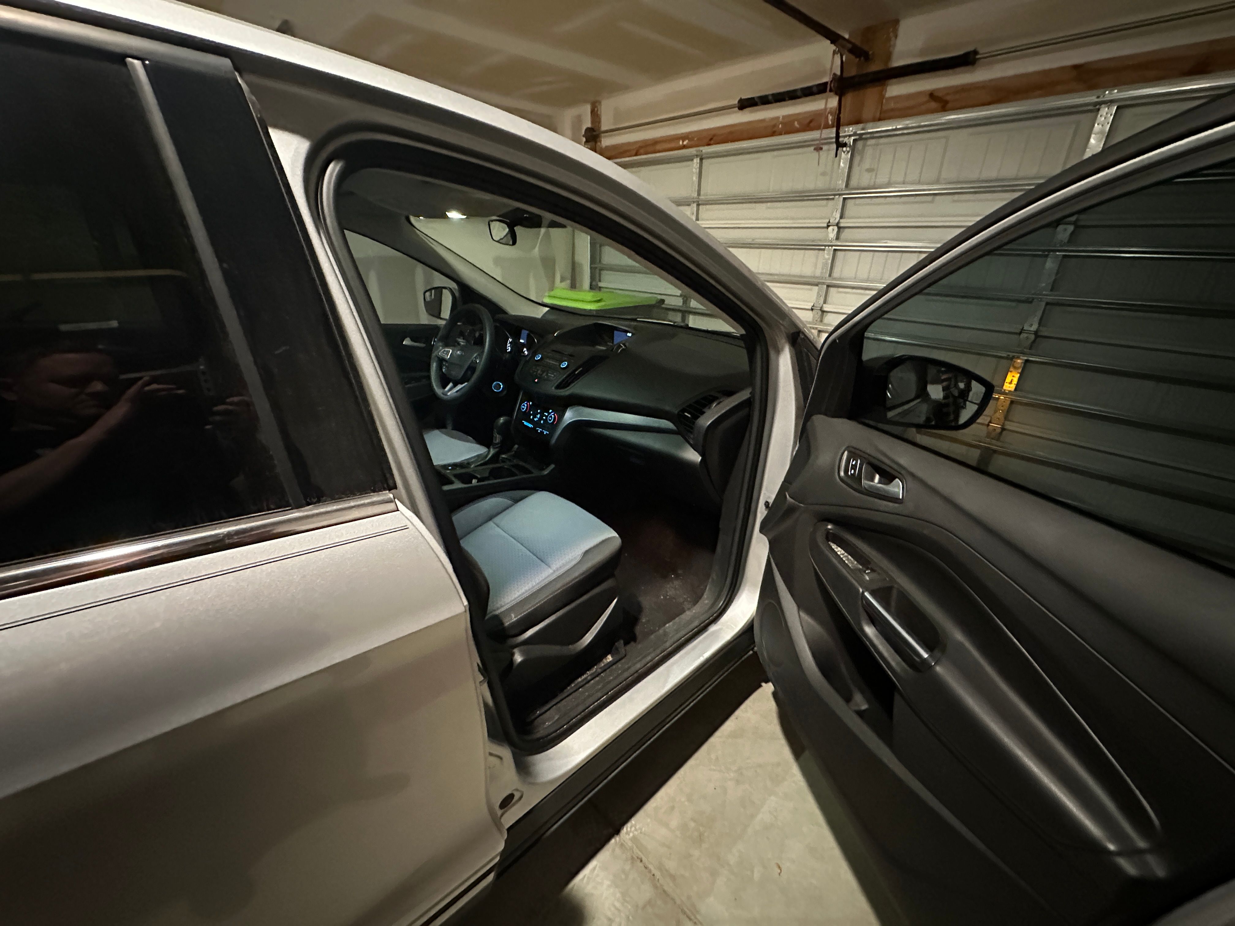 Used 2017 Ford Escape SE FWD image 4