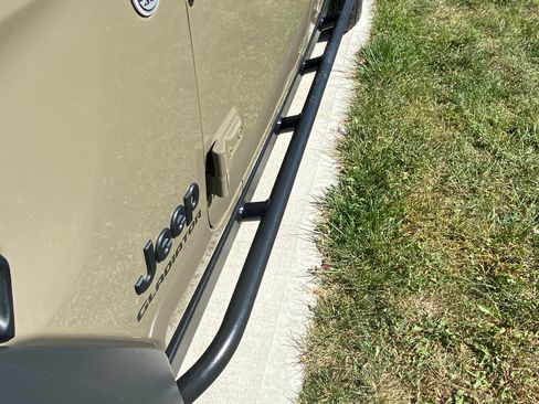Used 2020 Jeep Gladiator Sport w/ Quick Order Package 24S AWD/4WD image 4