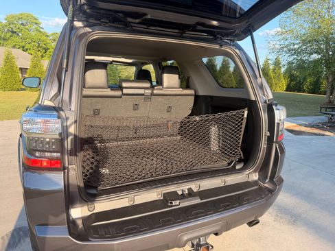 Used 2021 Toyota 4Runner SR5 Premium w/ Moonroof Package RWD image 6