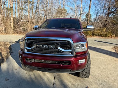 Used 2018 RAM 2500 Longhorn image 2