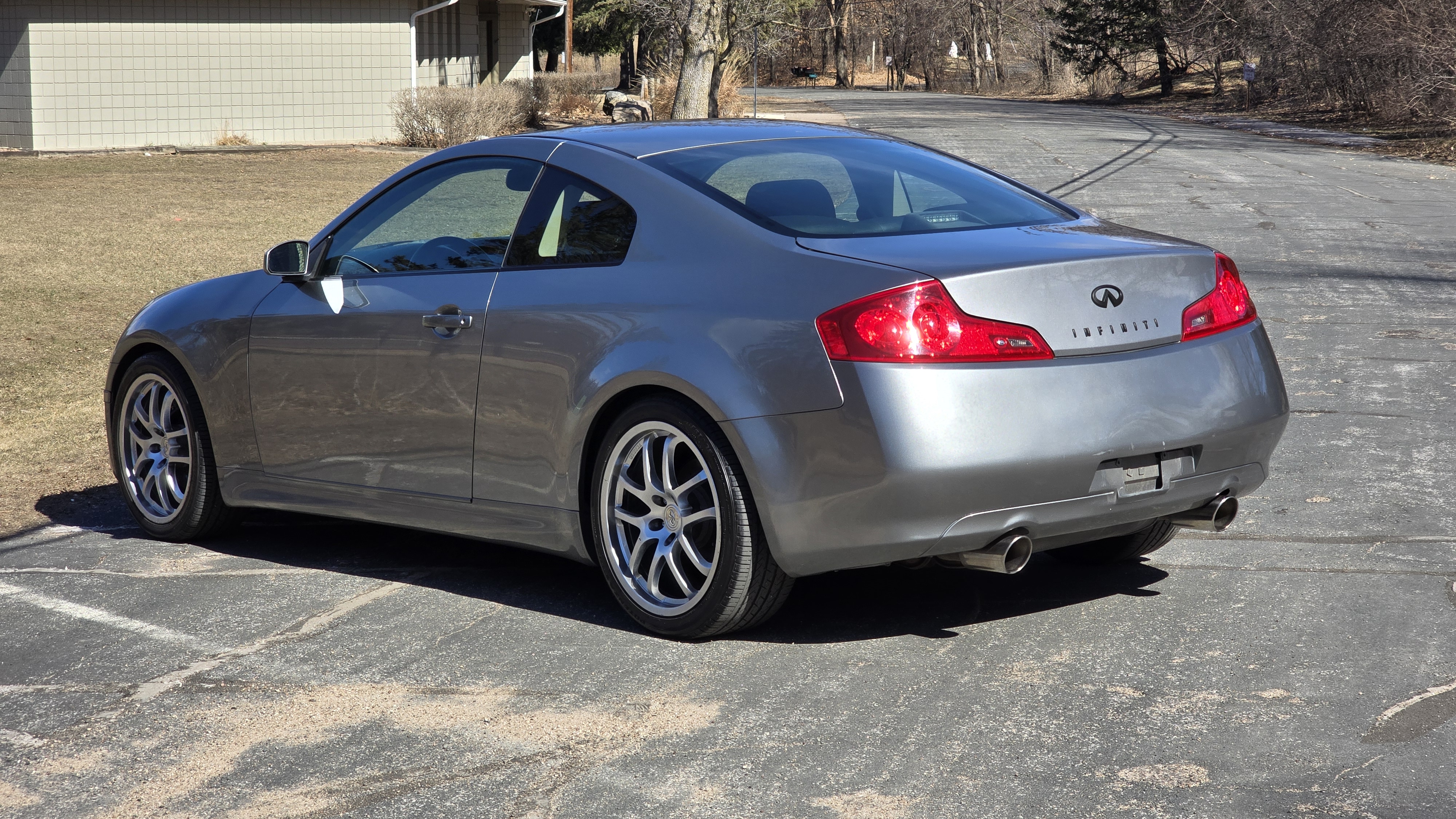 Used 2007 INFINITI G35 Coupe w/ Premium Pkg RWD image 2