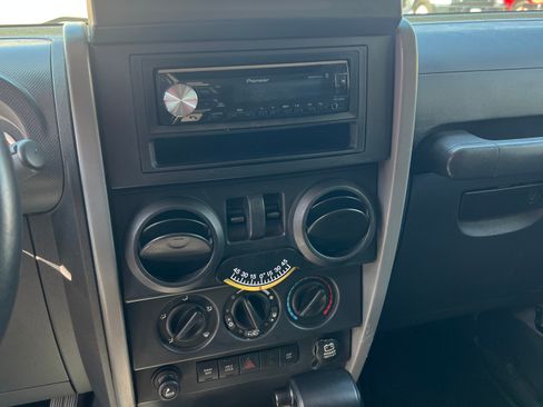 Used 2007 Jeep Wrangler Rubicon w/ Dual Top Group image 8