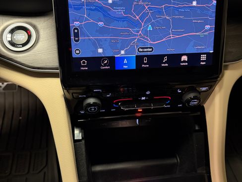 Used 2021 Jeep Grand Cherokee L Limited image 9