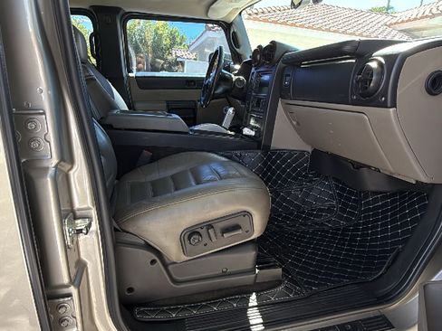 Used 2005 HUMMER H2 w/ Preferred Equipment Group AWD/4WD image 13
