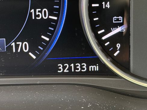 Used 2023 Buick Enclave Avenir FWD image 9
