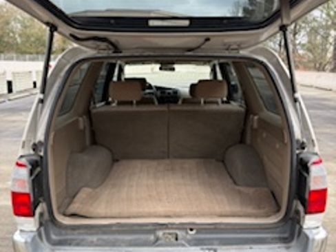 Used 2000 Toyota 4Runner SR5 image 15