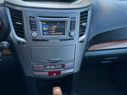 Used 2014 Subaru Outback 2.5i Limited w/ Moonroof Package image 16