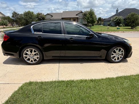 Used 2011 INFINITI G37 Journey w/ Sport Pkg - RWD image 2